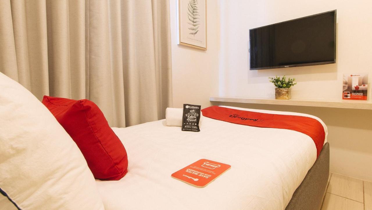 Reddoorz Plus At La Belle Residences Makati City Exteriör bild