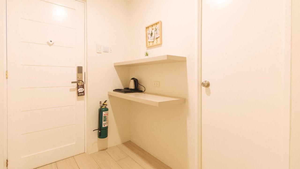 Reddoorz Plus At La Belle Residences Makati City Exteriör bild