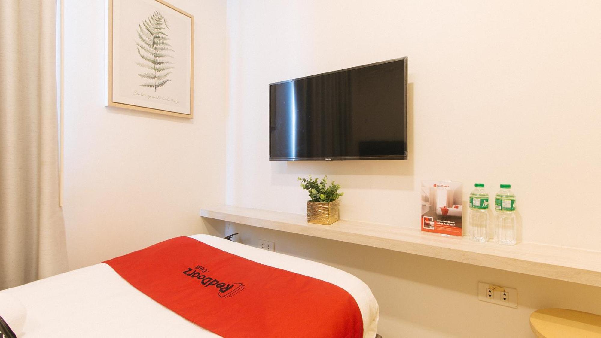 Reddoorz Plus At La Belle Residences Makati City Exteriör bild