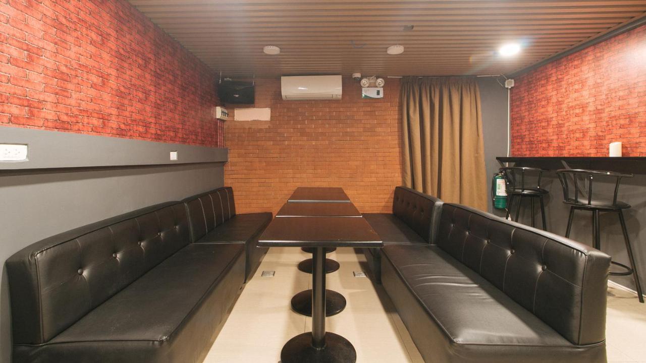 Reddoorz Plus At La Belle Residences Makati City Exteriör bild