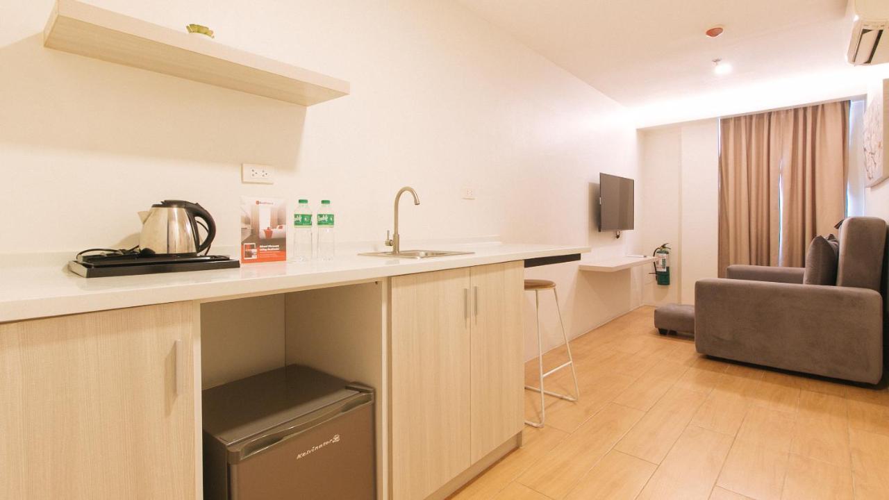 Reddoorz Plus At La Belle Residences Makati City Exteriör bild