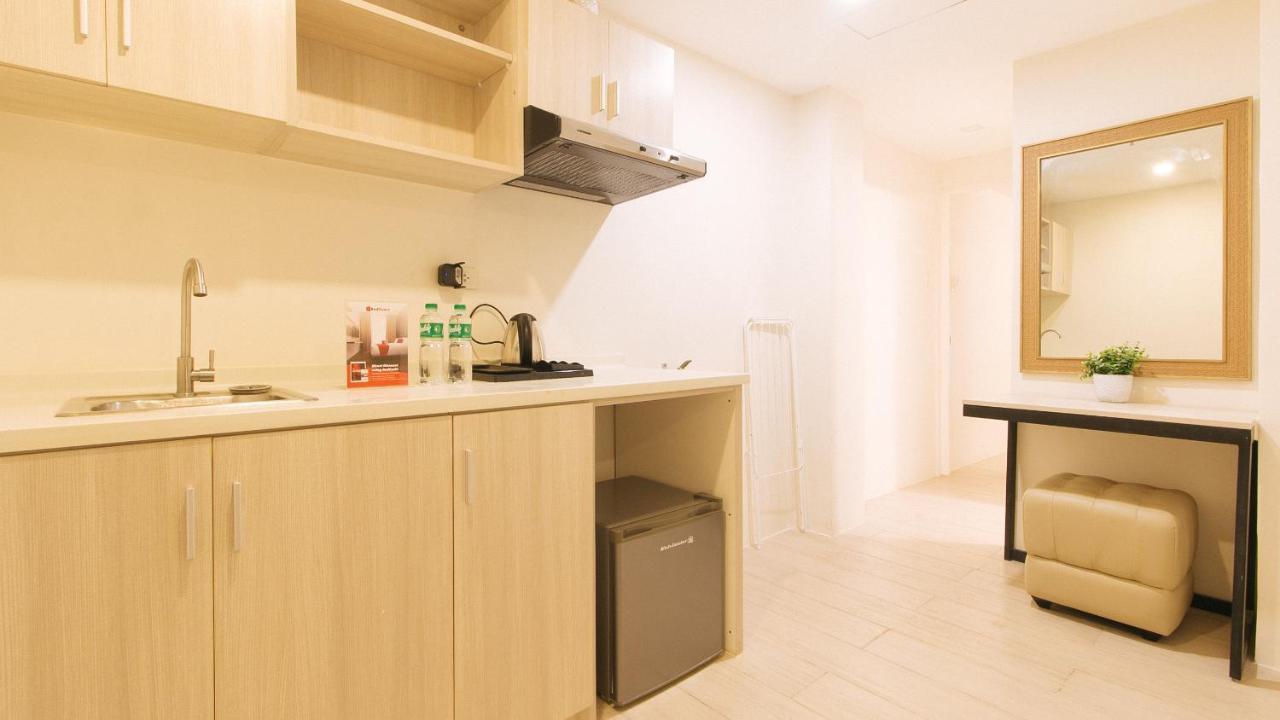 Reddoorz Plus At La Belle Residences Makati City Exteriör bild
