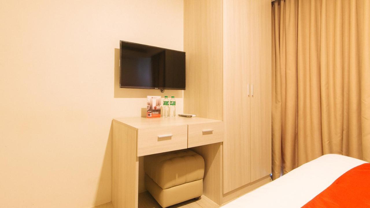 Reddoorz Plus At La Belle Residences Makati City Exteriör bild