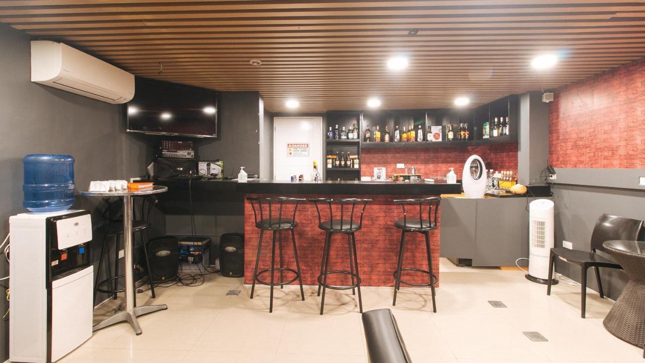 Reddoorz Plus At La Belle Residences Makati City Exteriör bild