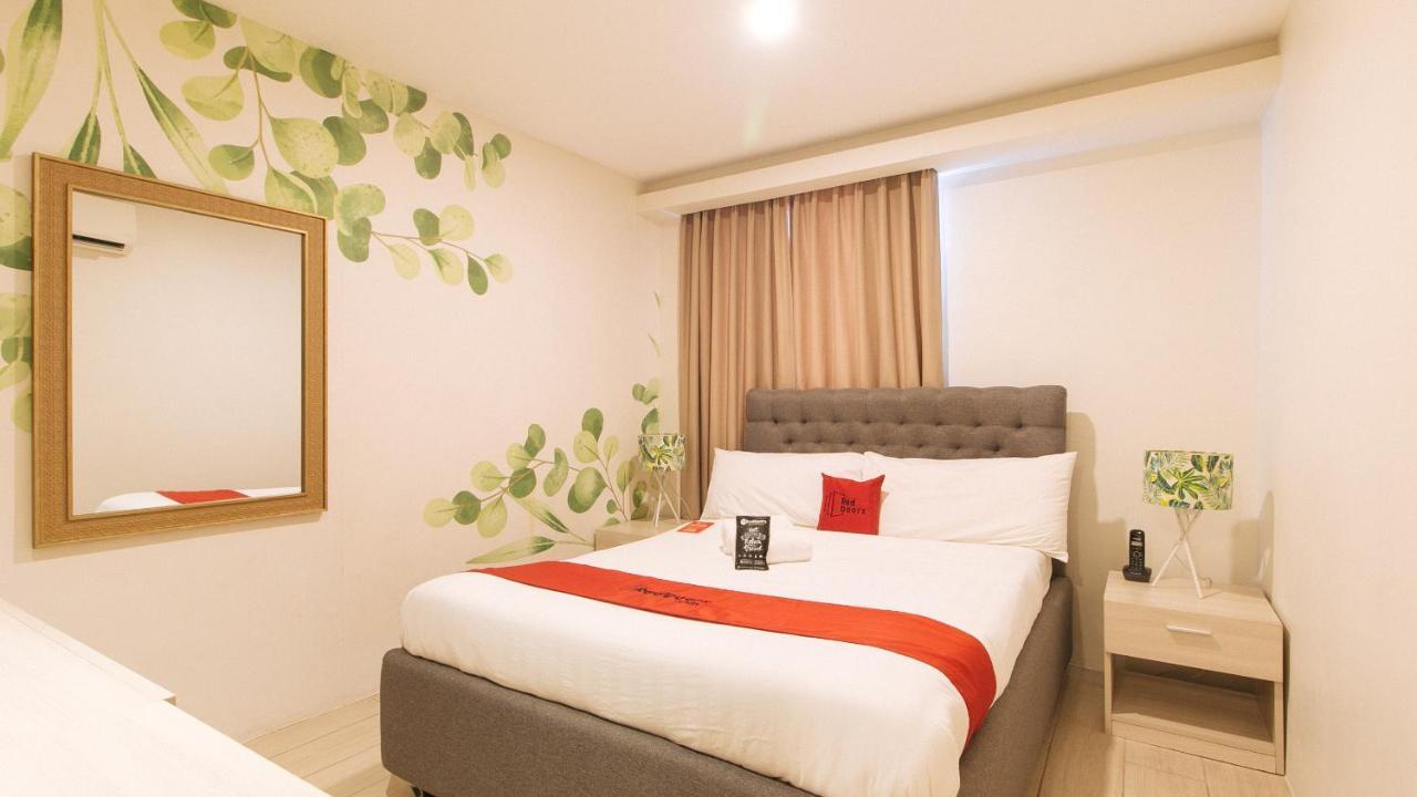 Reddoorz Plus At La Belle Residences Makati City Exteriör bild