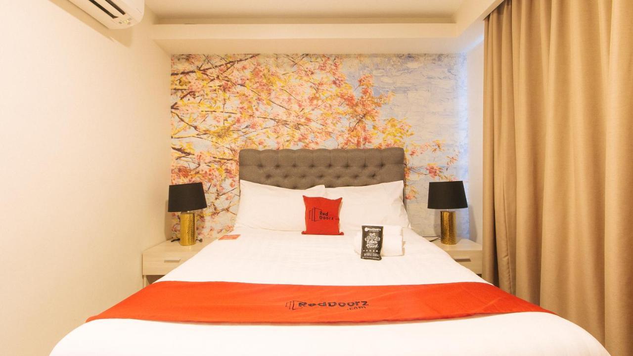 Reddoorz Plus At La Belle Residences Makati City Exteriör bild